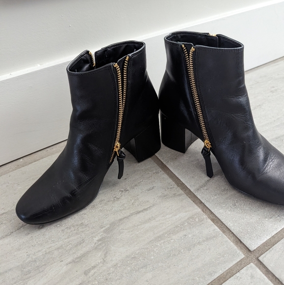 Cole Haan black leather gold ankle boots block heel - Picture 2 of 4